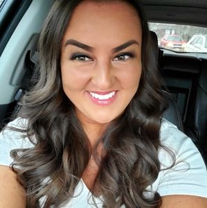 Meet your Posher, Aida